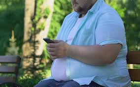 5 hours daily on phone increases risk of obesity