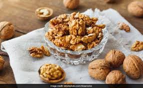 Weight Loss: Nut Consumption Linked To Reduced Obesity Risk, Say Experts