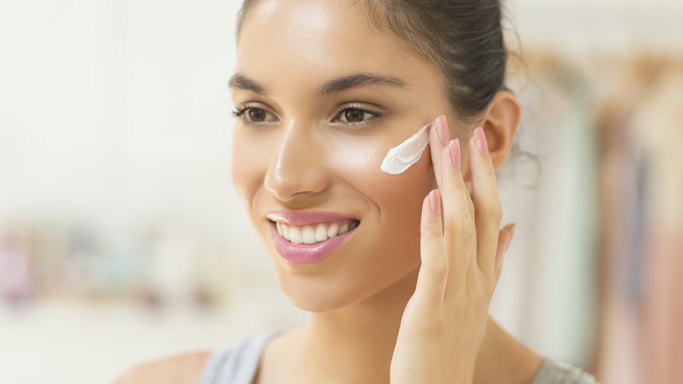Do not want to look old at an early age, then do not do these 6 skincare mistakes in your routine